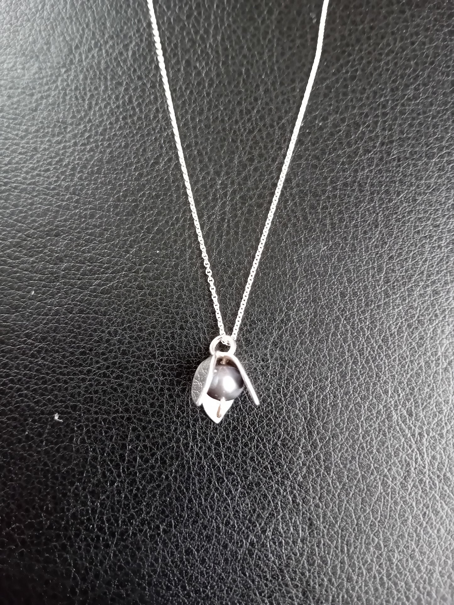 Sterling Silver Snowdrop with 20 inch chain