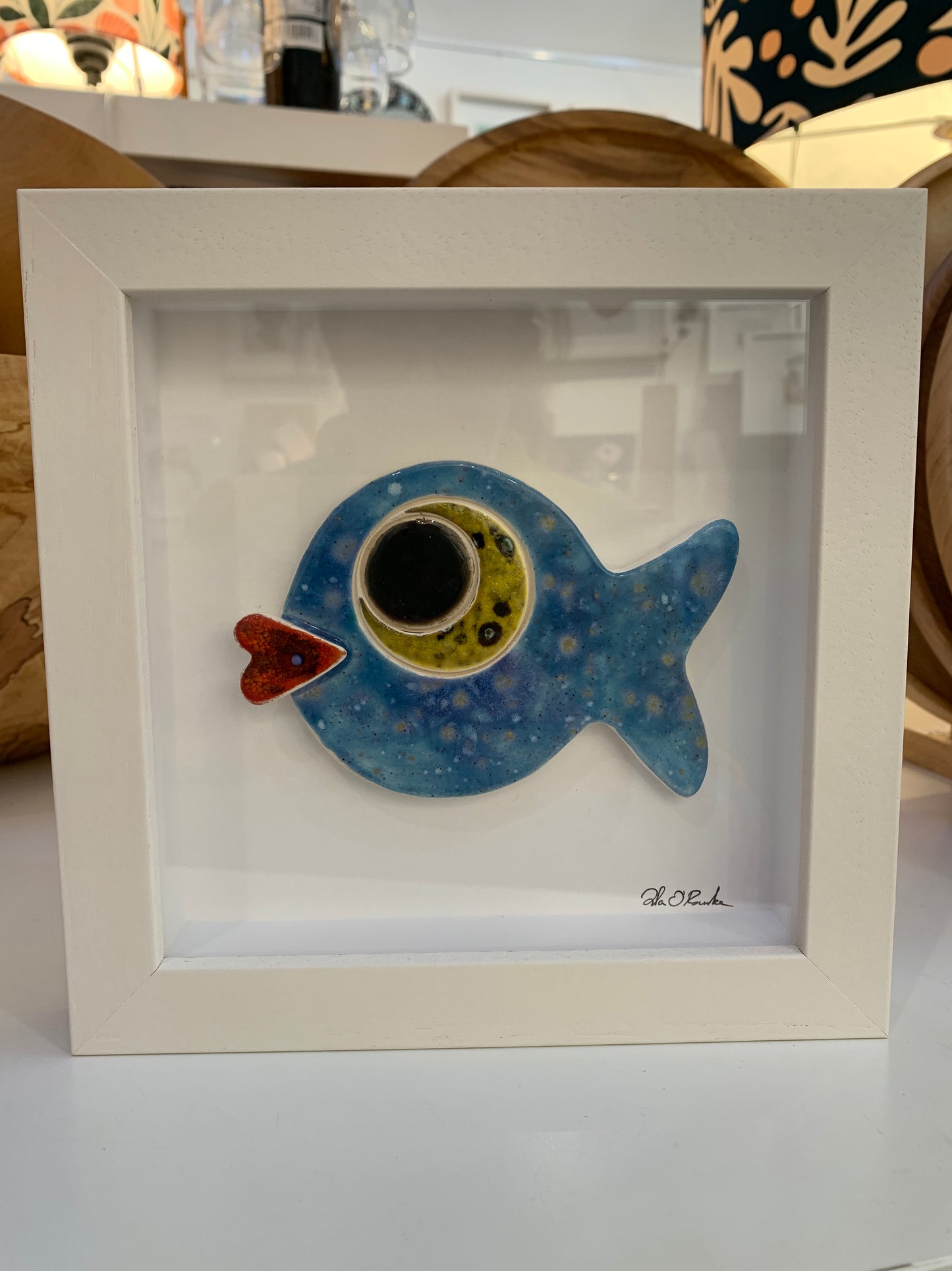 Kissy fish blue (left)