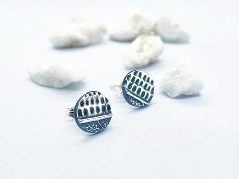 Geo silver stud earrings round/navette