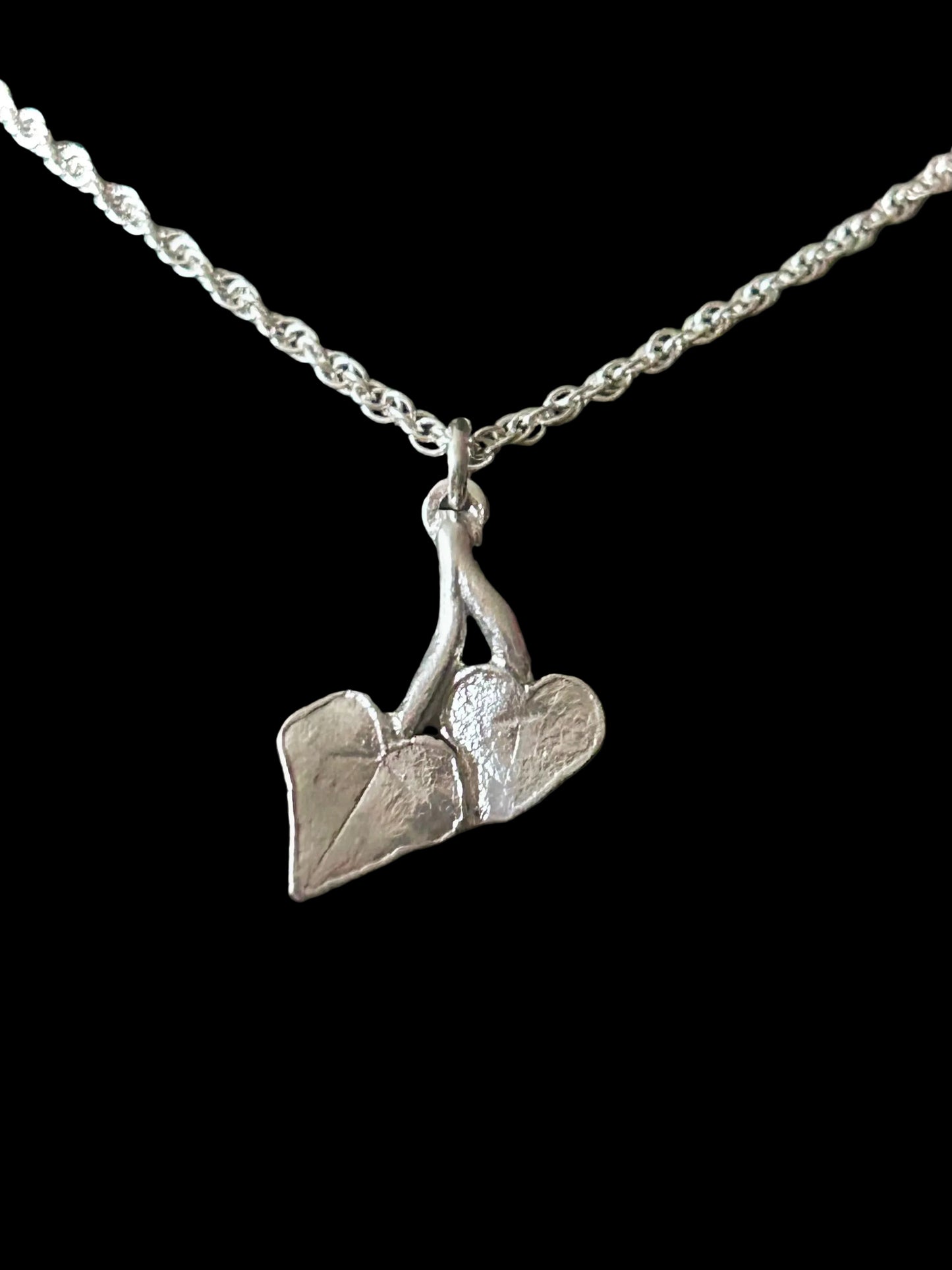 Ivy leaves pendant
