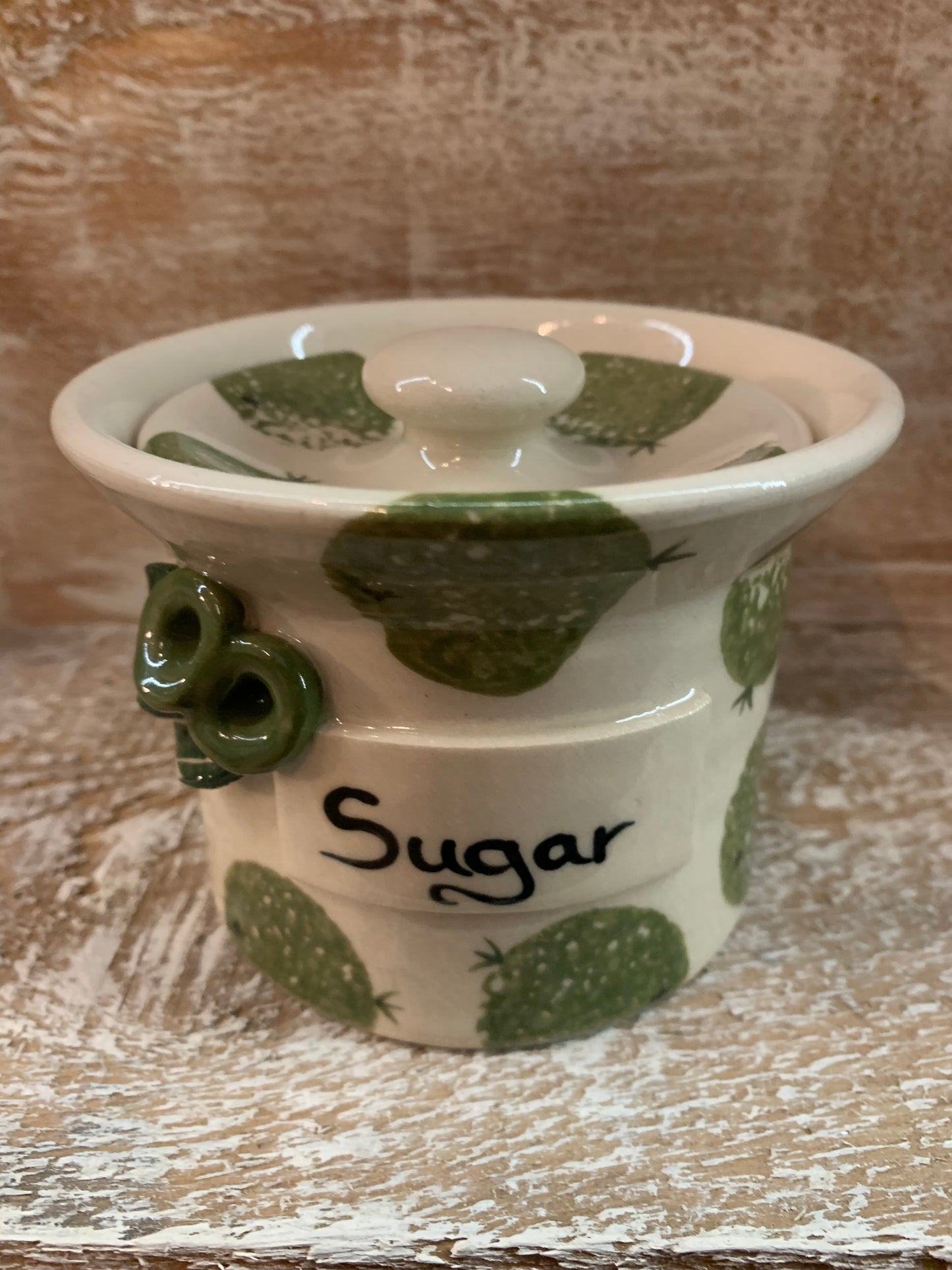 Sugar bowl with lid (g)