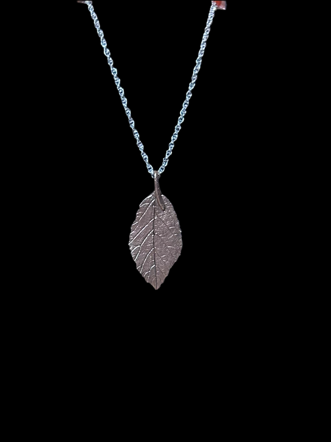 Bronze rose leaf pendant necklace (Medium)