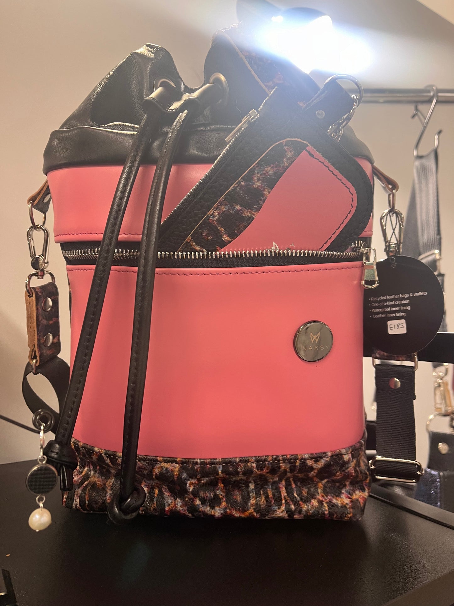 Bucket bag