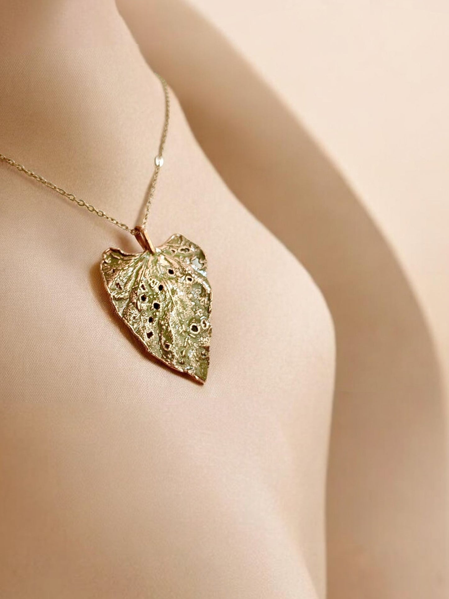2/6 Olive Woodland Leaf – Copper Pendant