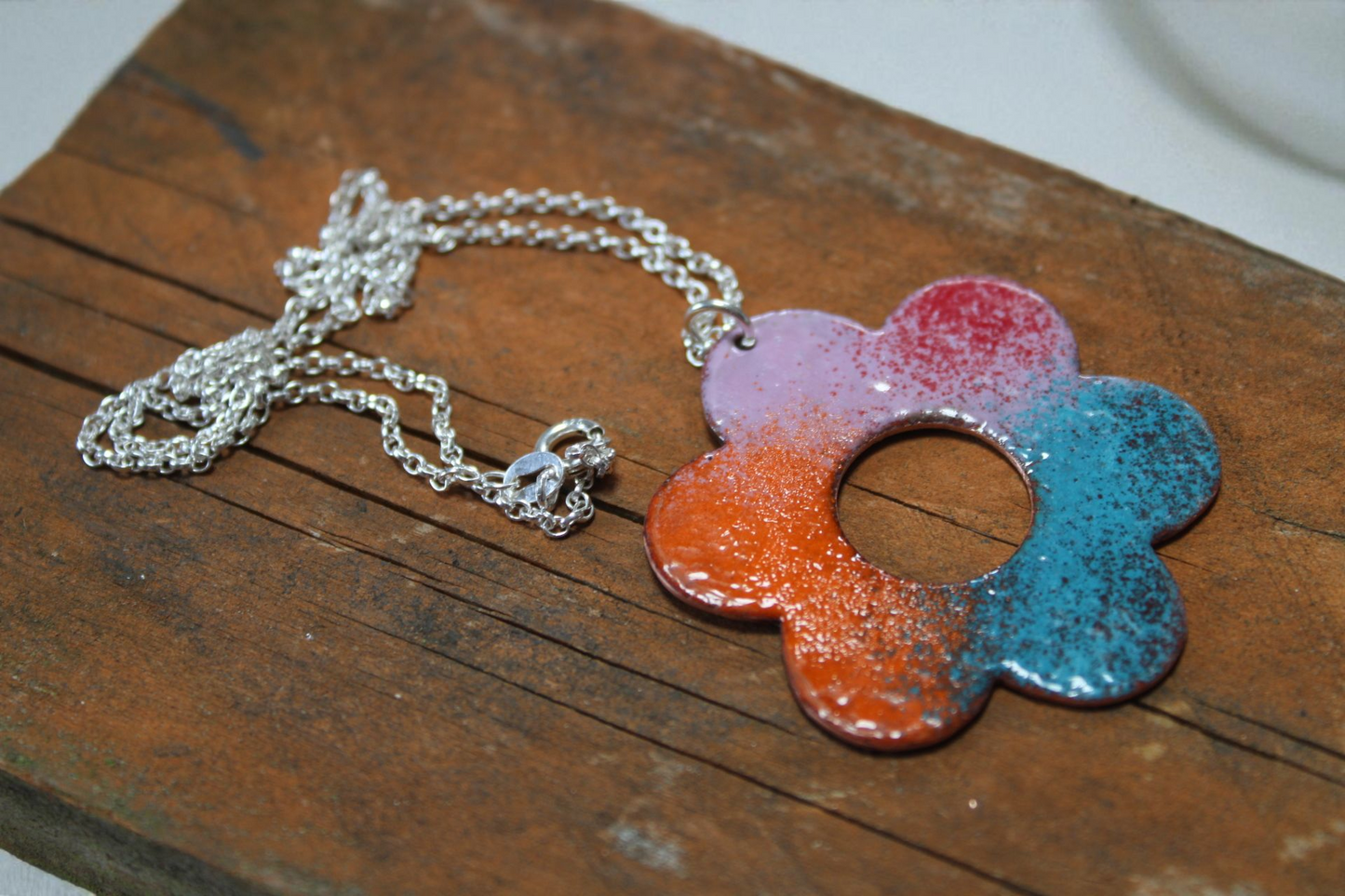 Retro Flower Pendant (PINK)
