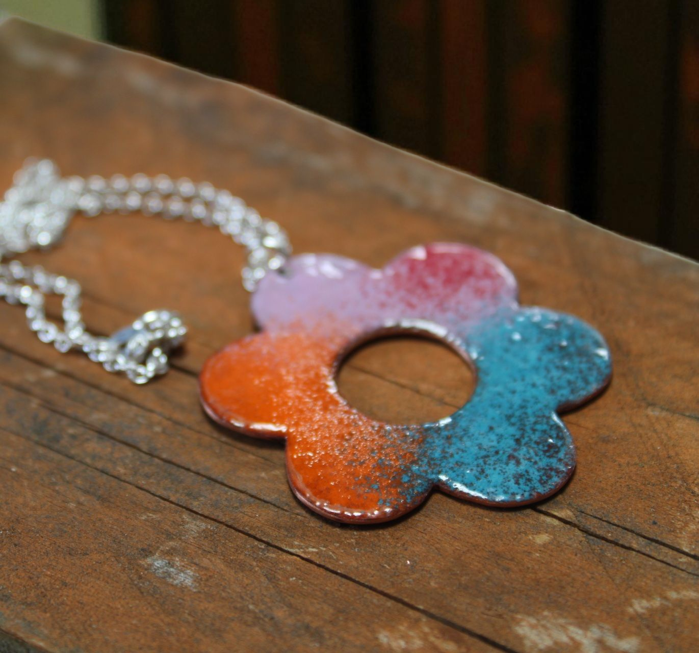Retro Flower Pendant (PINK)
