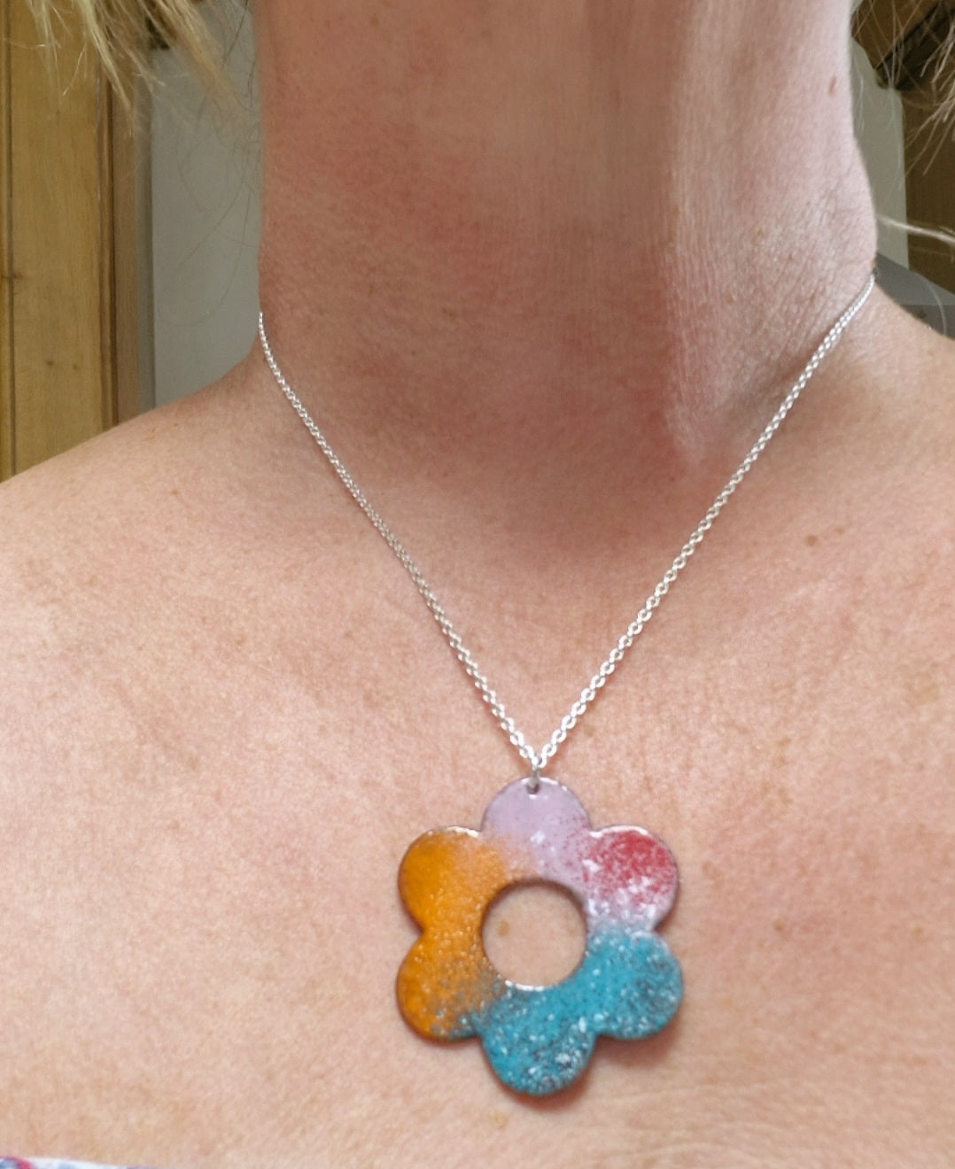 Retro Flower Pendant (PINK)