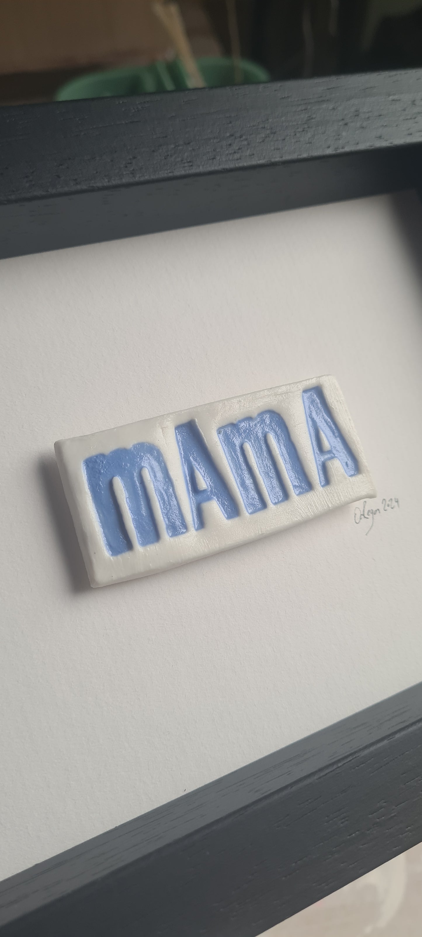 'Mama' (blue)