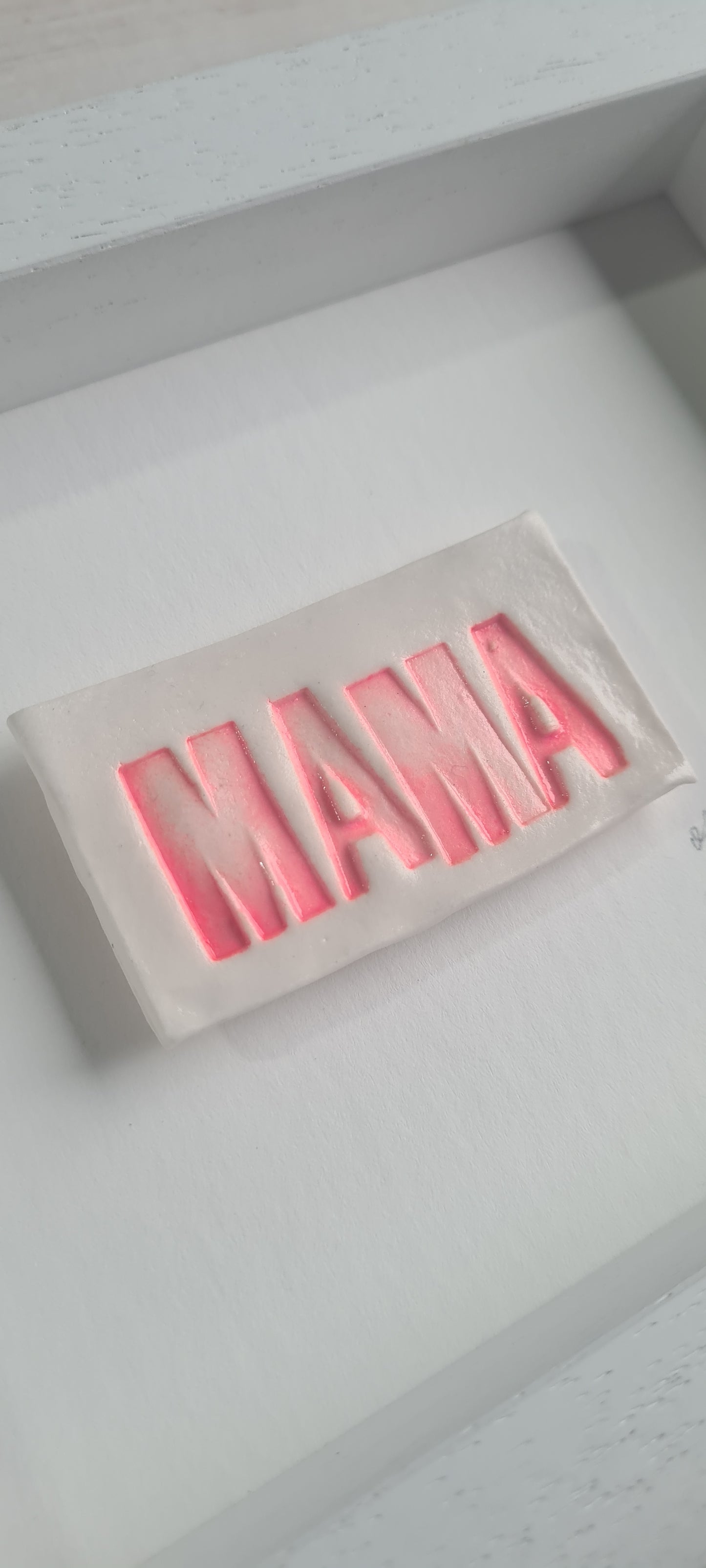 'Mama' (pink)