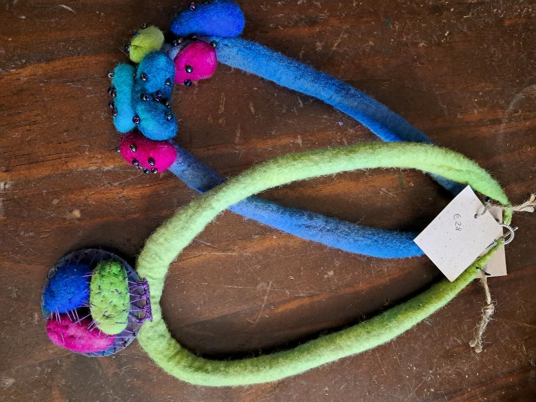 Felt necklace with flowers