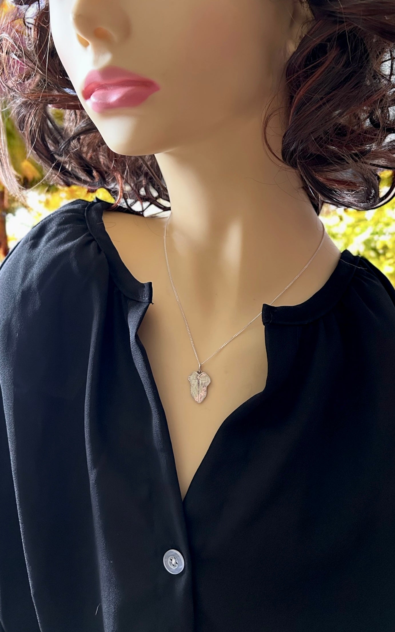 Ivy leaf pendant necklace (small)