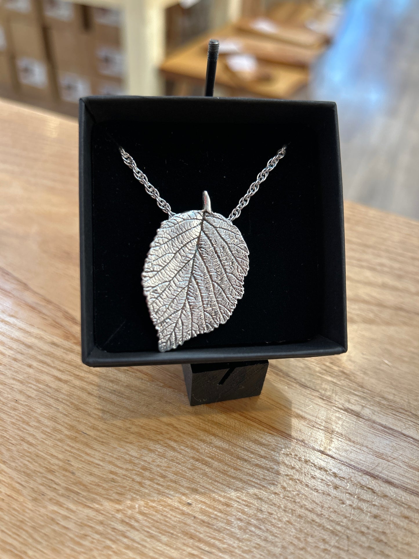 Silver leaf pendant necklace (XL)
