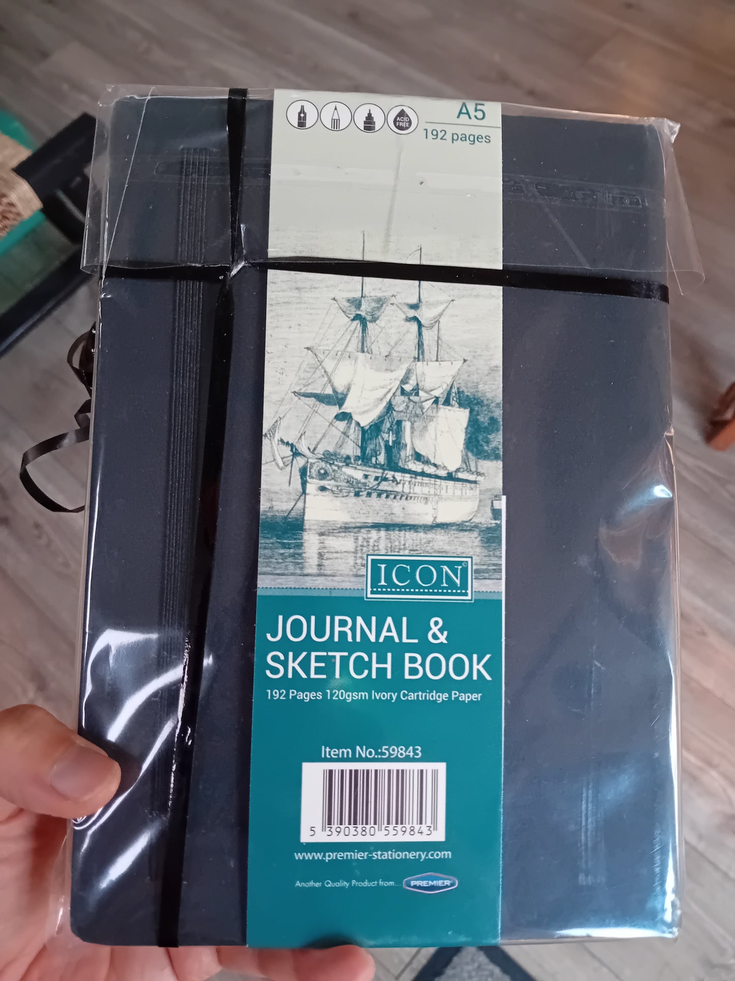 A5 Hardback Sketch Book and Finelier Pens Set