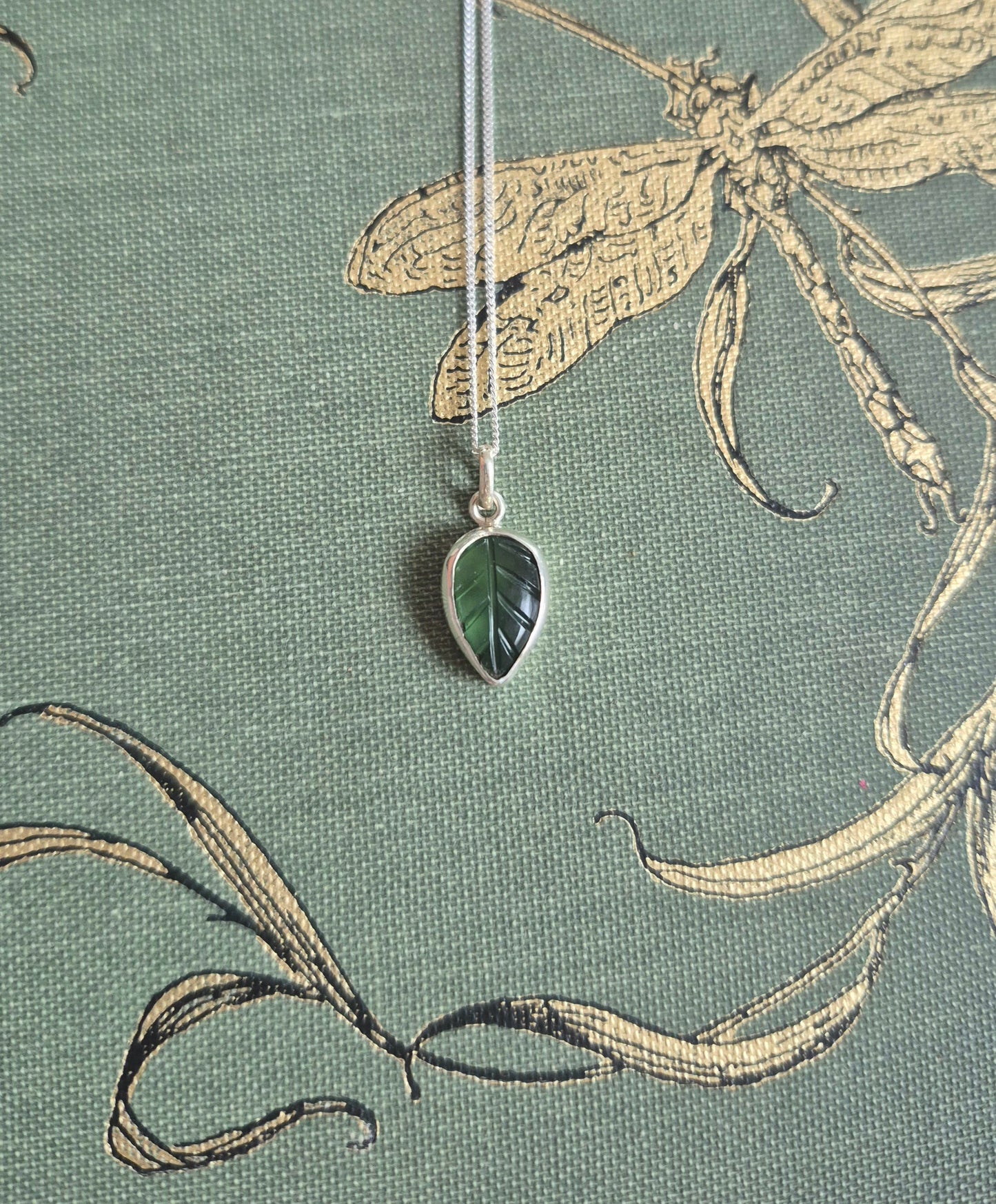 Serpentine leaf pendant