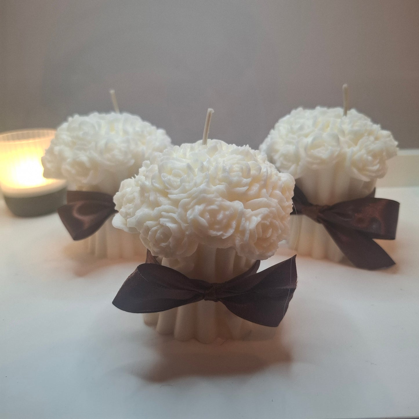 White Bouquet Candle – Elegant & Handmade