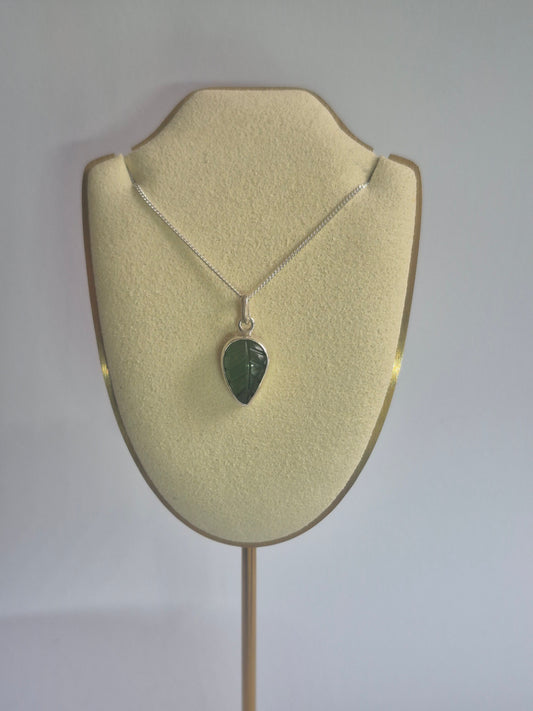 Gemstone pendant
