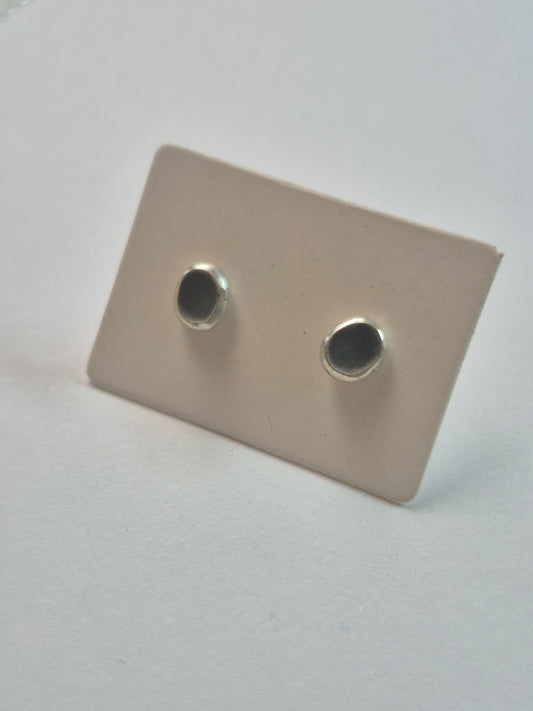 Silver stud large