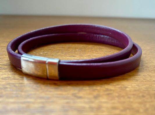 Alba Leather Bangle. Lilac