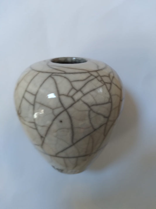 white crackle pot