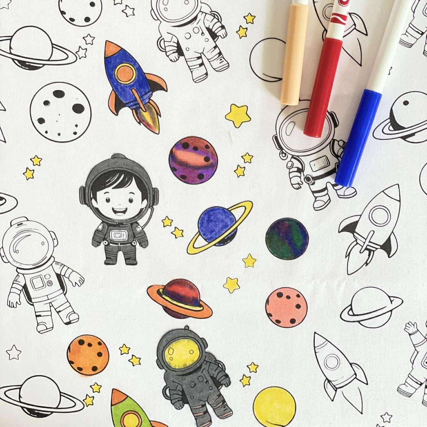 Space  ‘Colour Me’ Apron with 12 Washable Markers – Reversible, Creative, and Durable Apron for Kids Aged 3-8 | Gift Idea