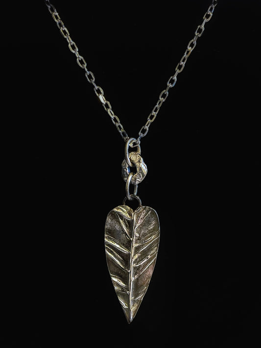 Leaves heart shaped necklace