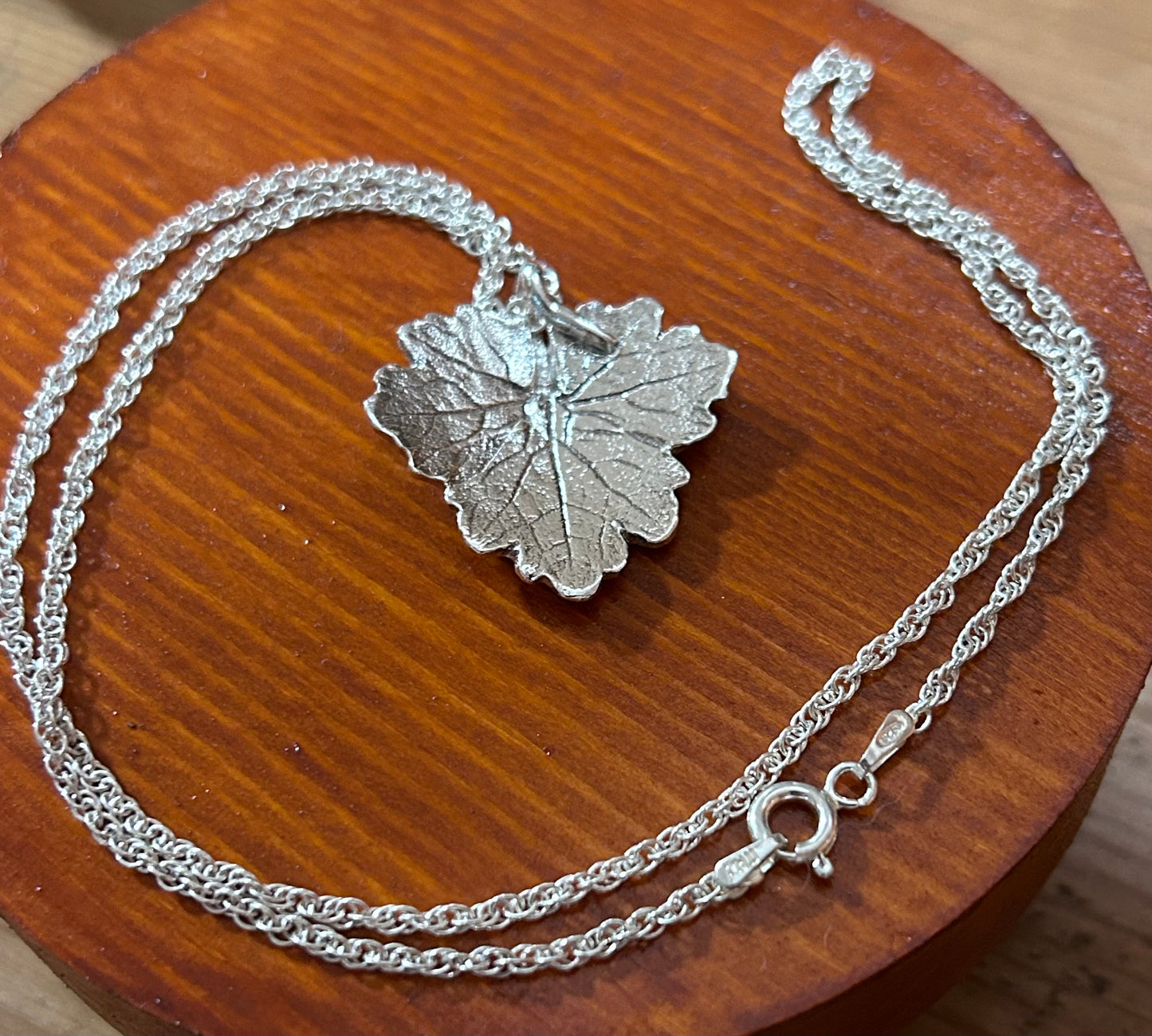 Wild buttercup leaf pendant (large)