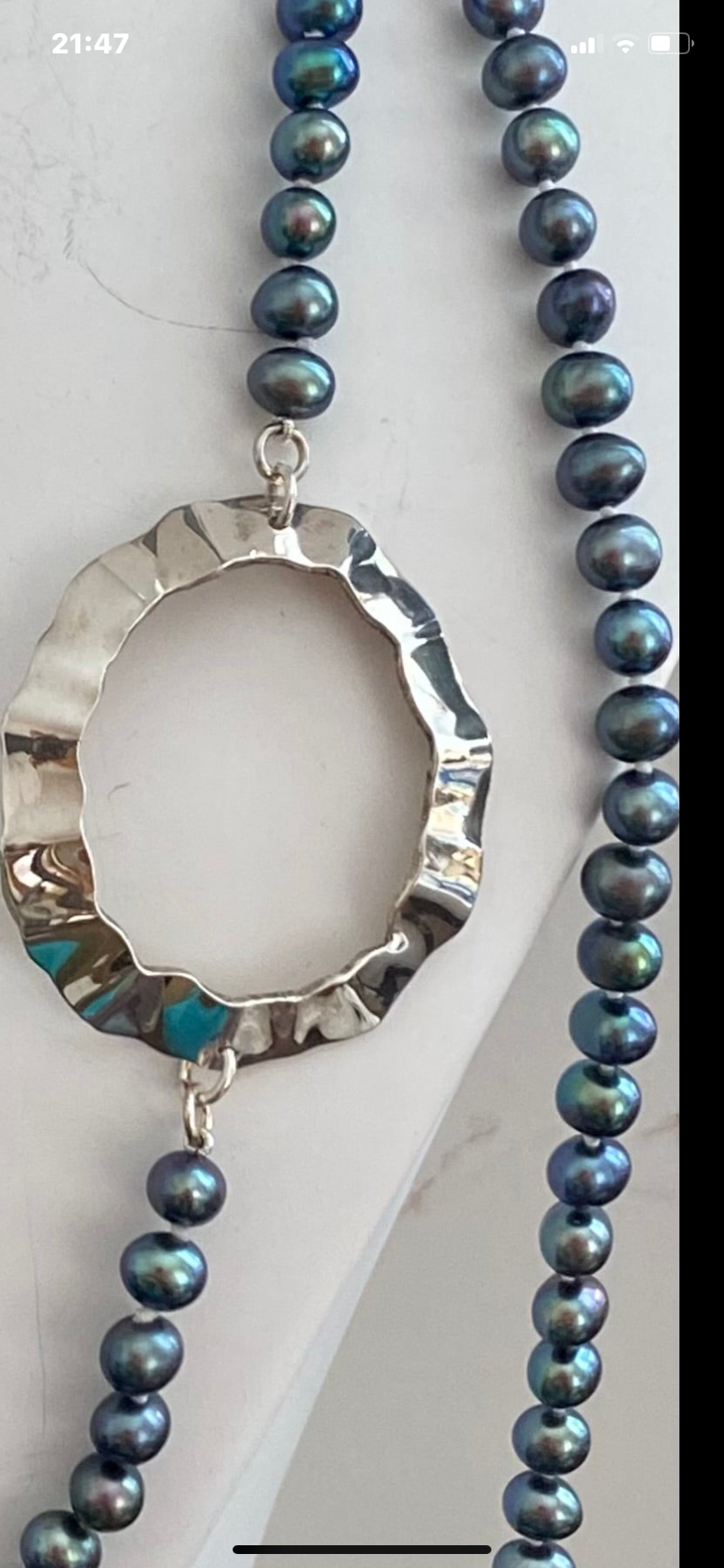 Black Shell Pearl Necklace.