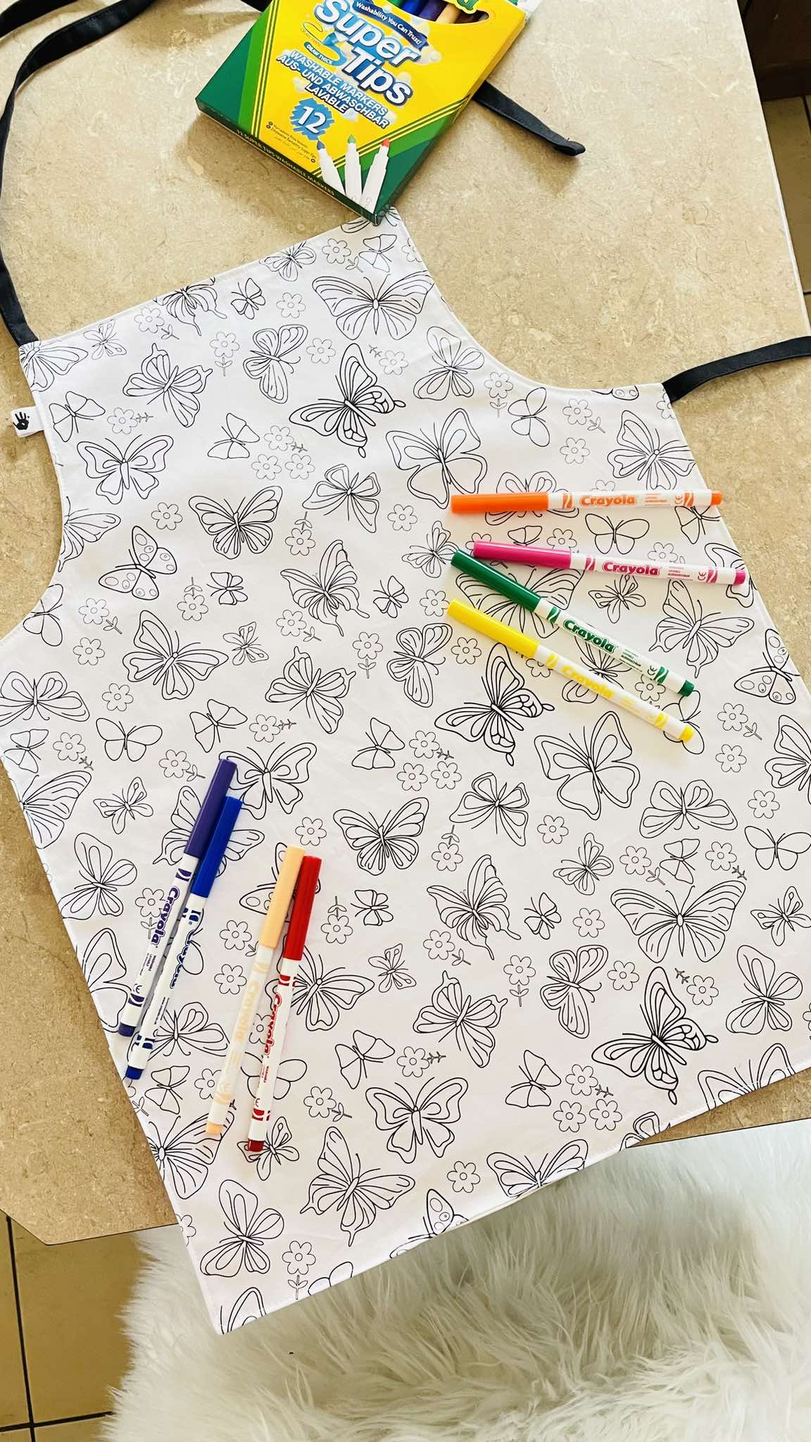 Butterfly ‘Colour Me’ Apron with 12 Washable Markers – Reversible, Creative, and Durable Apron for Kids Aged 3-8 | Gift Idea