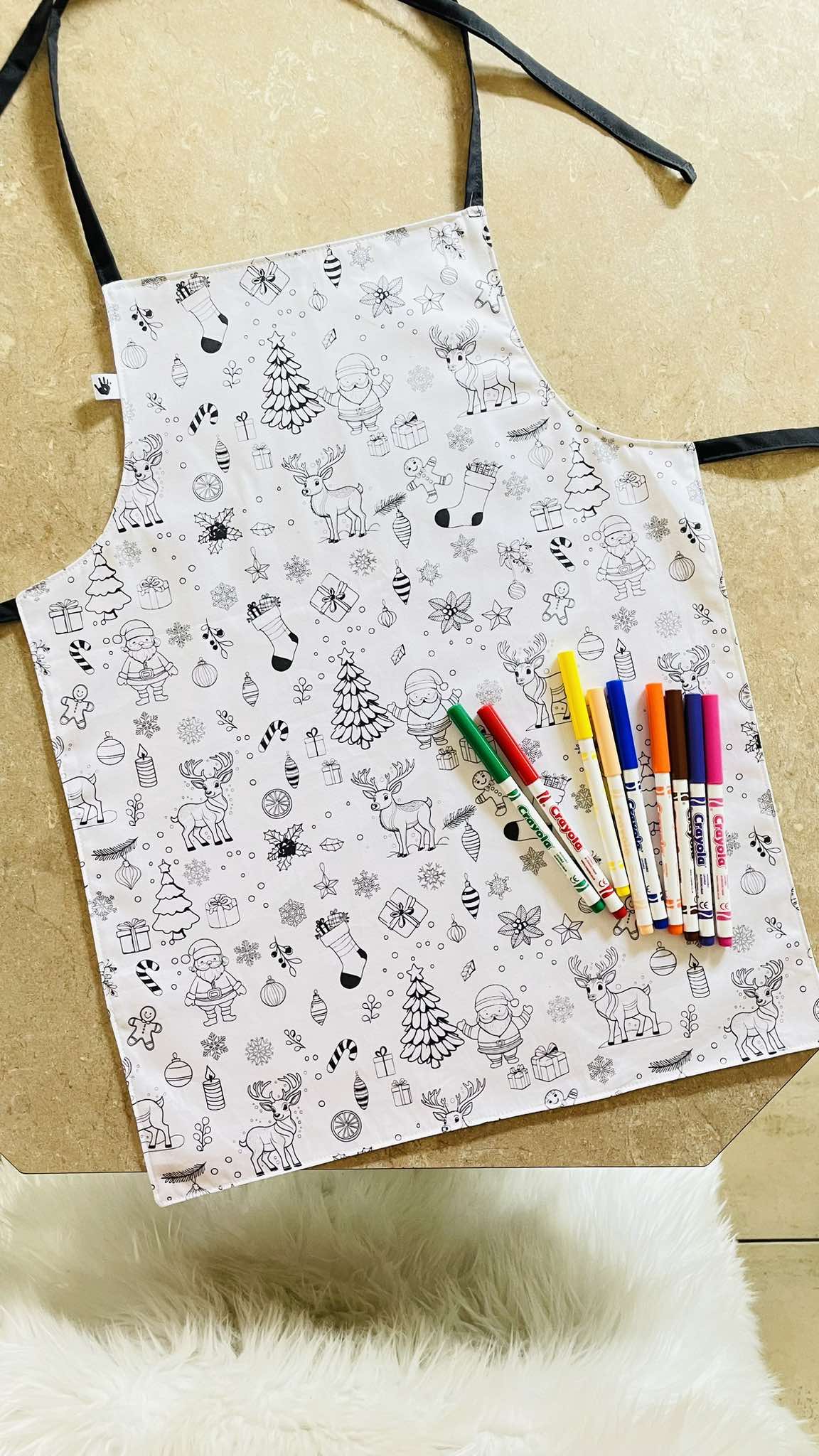 Christmas  ‘Colour Me’ Apron with 12 Washable Markers – Reversible, Creative, and Durable Apron for Kids Aged 3-8 | Gift Idea