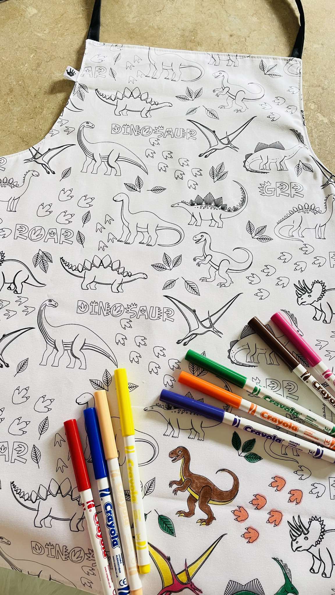 Dinosores ‘Colour Me’ Apron with 12 Washable Markers – Reversible, Creative, and Durable Apron for Kids Aged 3-8 | Gift Idea