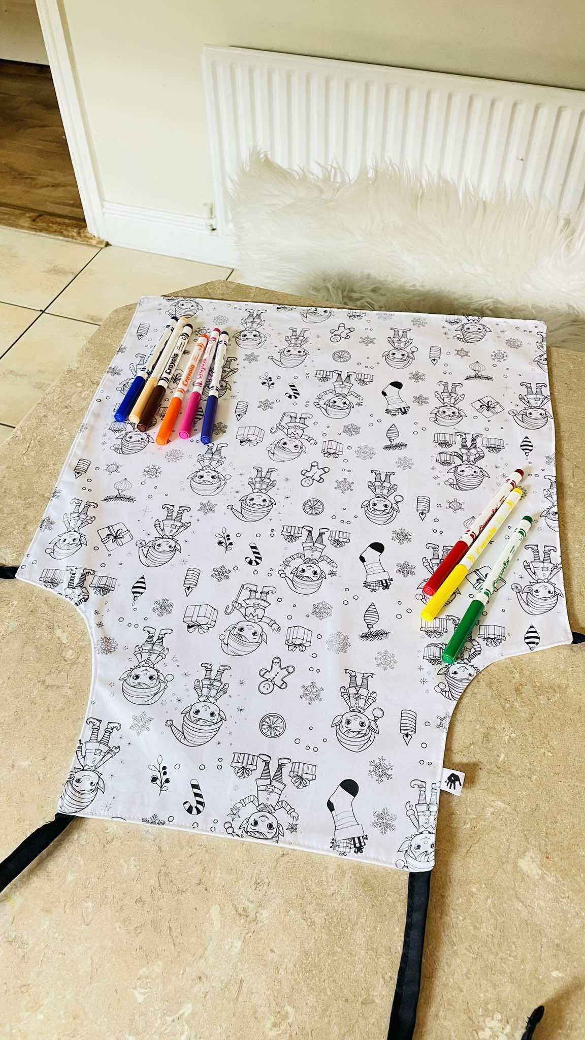 Elf  ‘Colour Me’ Apron with 12 Washable Markers – Reversible, Creative, and Durable Apron for Kids Aged 3-8 | Gift Idea