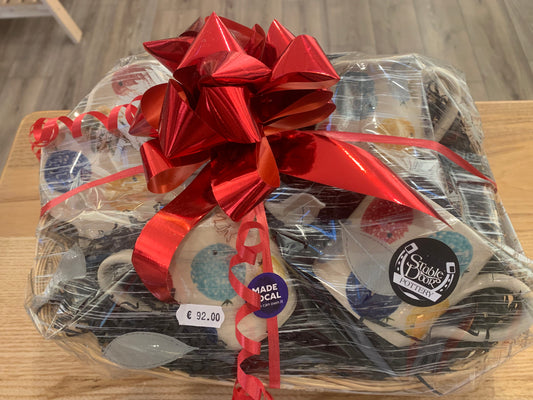 Tea time treats hamper (M)