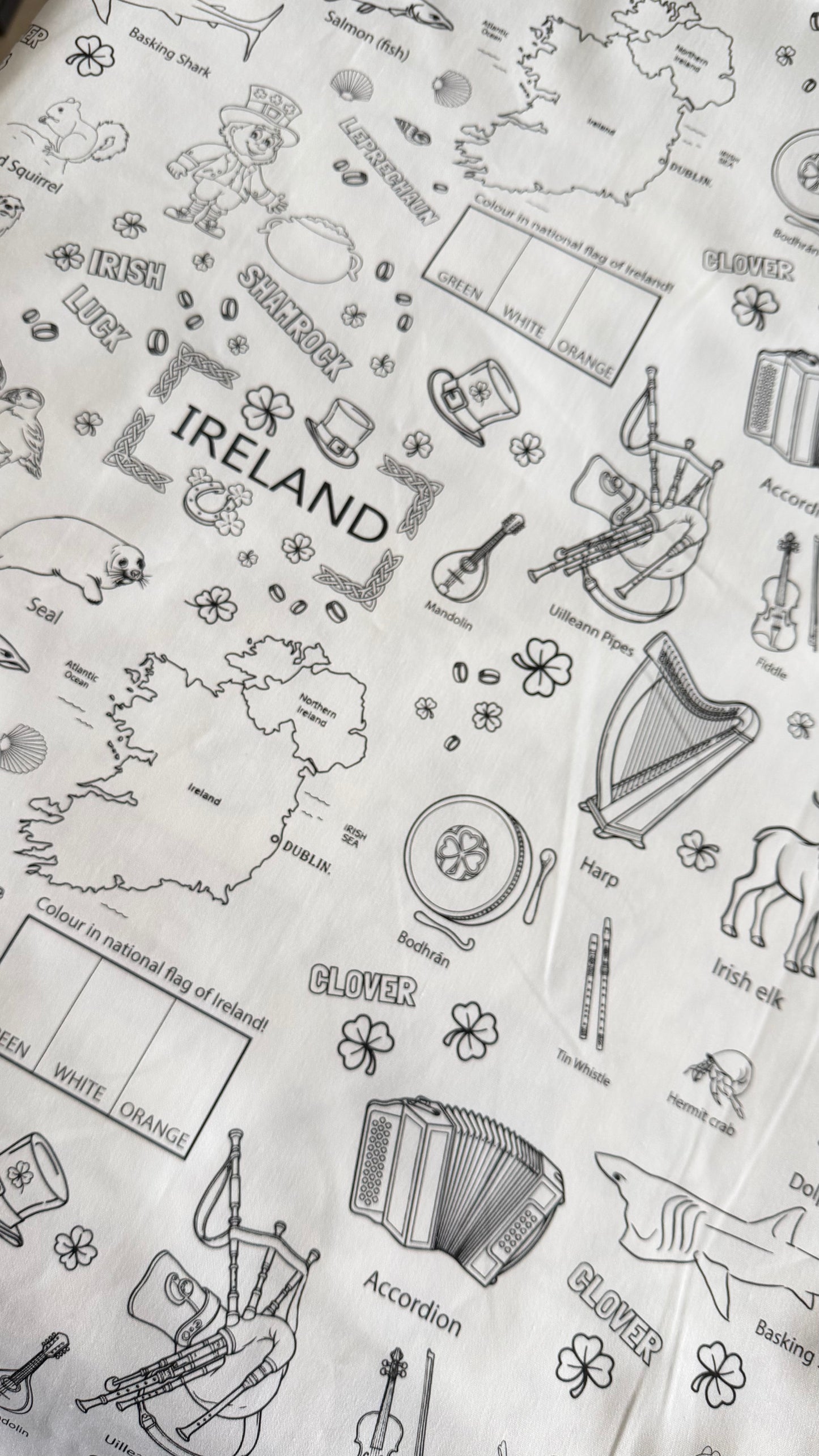 Ireland ‘Colour Me’ Apron with 12 Washable Markers – Reversible, Creative, and Durable Apron for Kids Aged 3-8 | Gift Idea