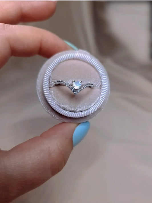 Croía Moonstone Ring