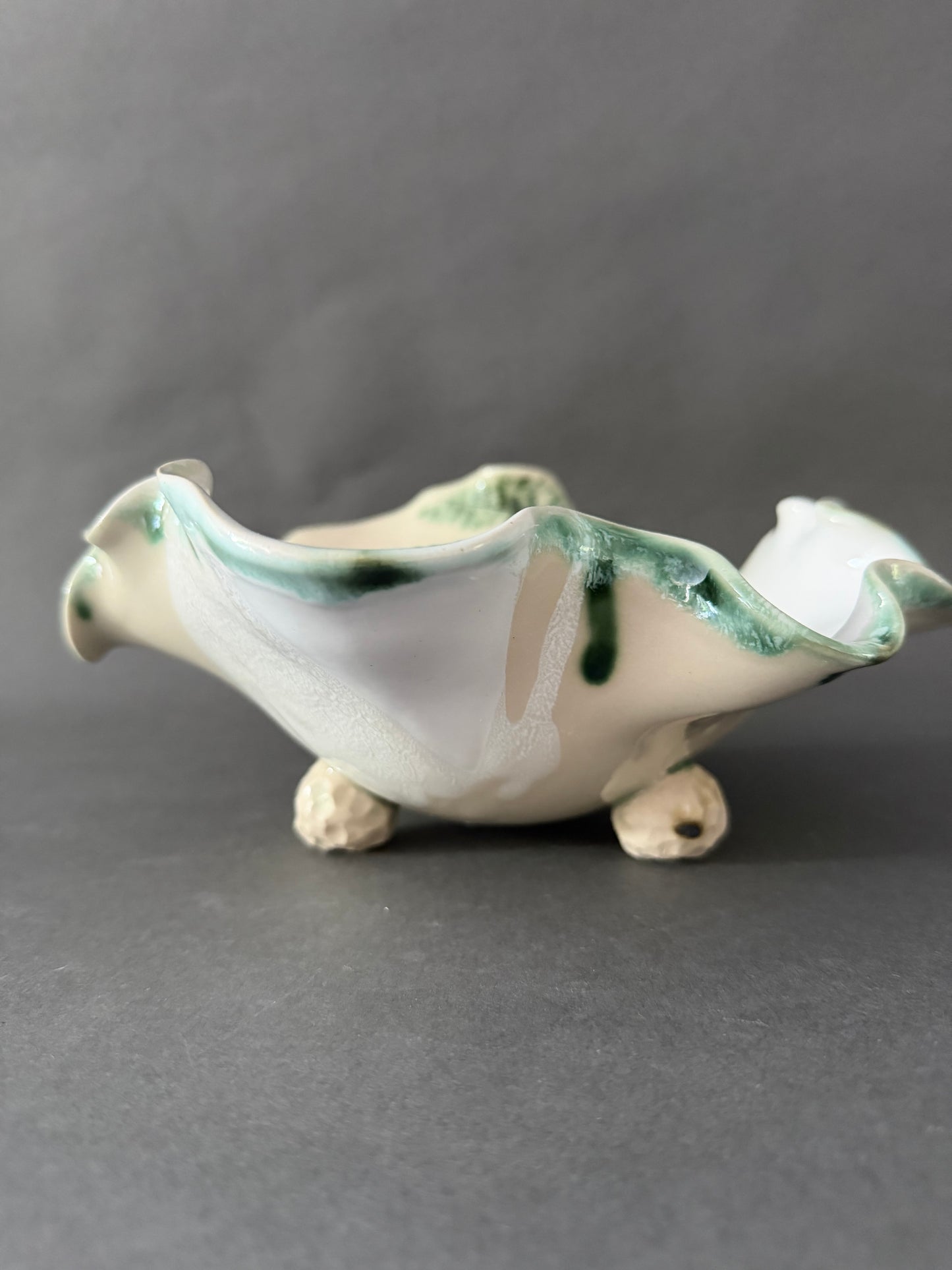 medium fern bowl on legs