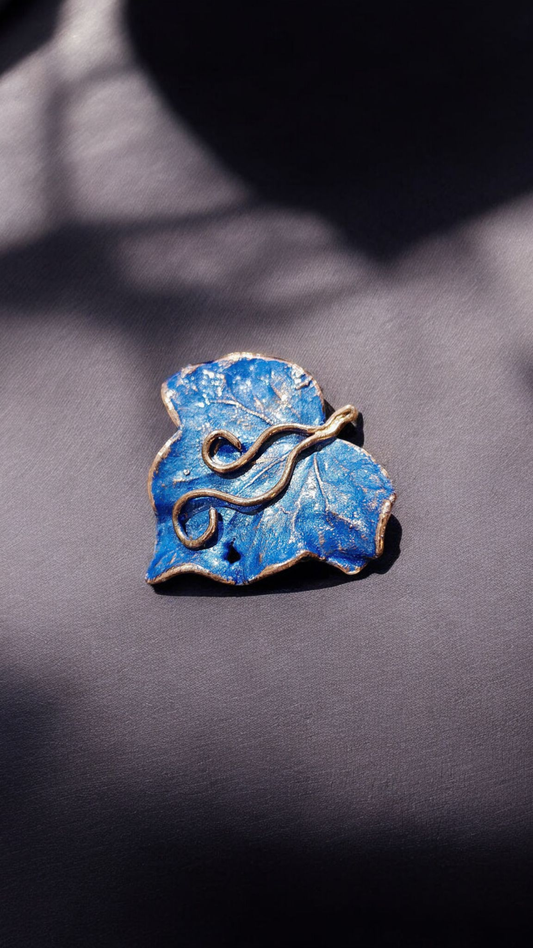 27 Night Flow Copper Ivy Leaf Brooch