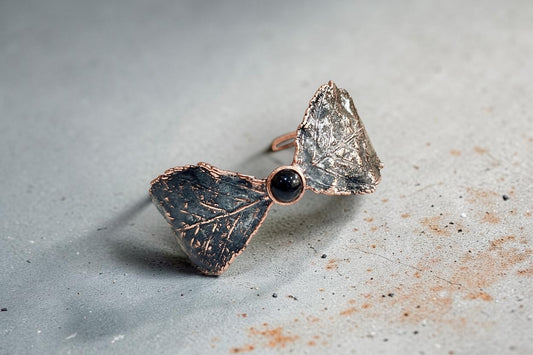 4/3 Graphite Rose Leaves with Black Agate – Copper Cuff Bracelet