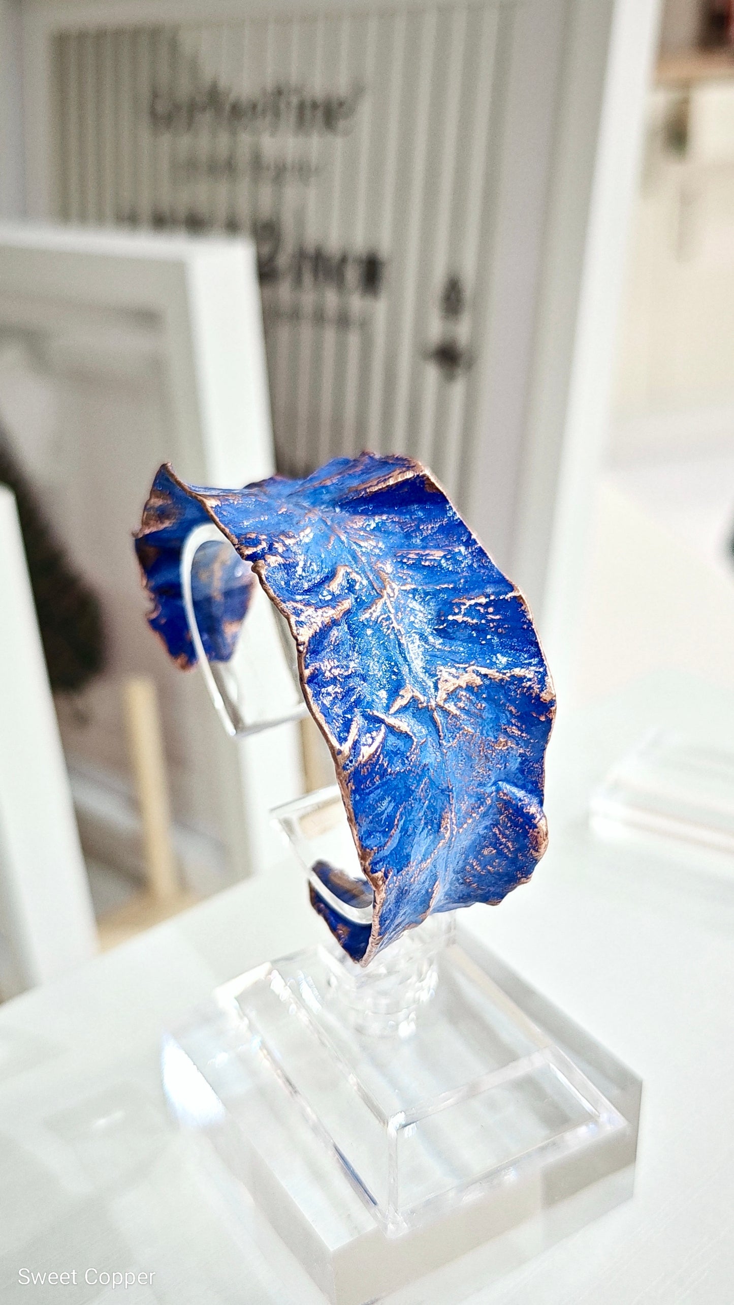 4/1 Azure Curly Fern – Copper Cuff Bracelet