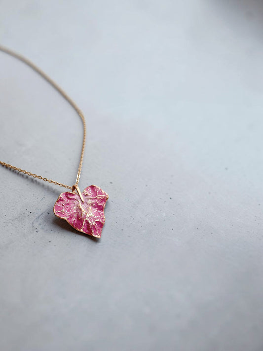 2/4 Magenta Ivy – Copper Pendant