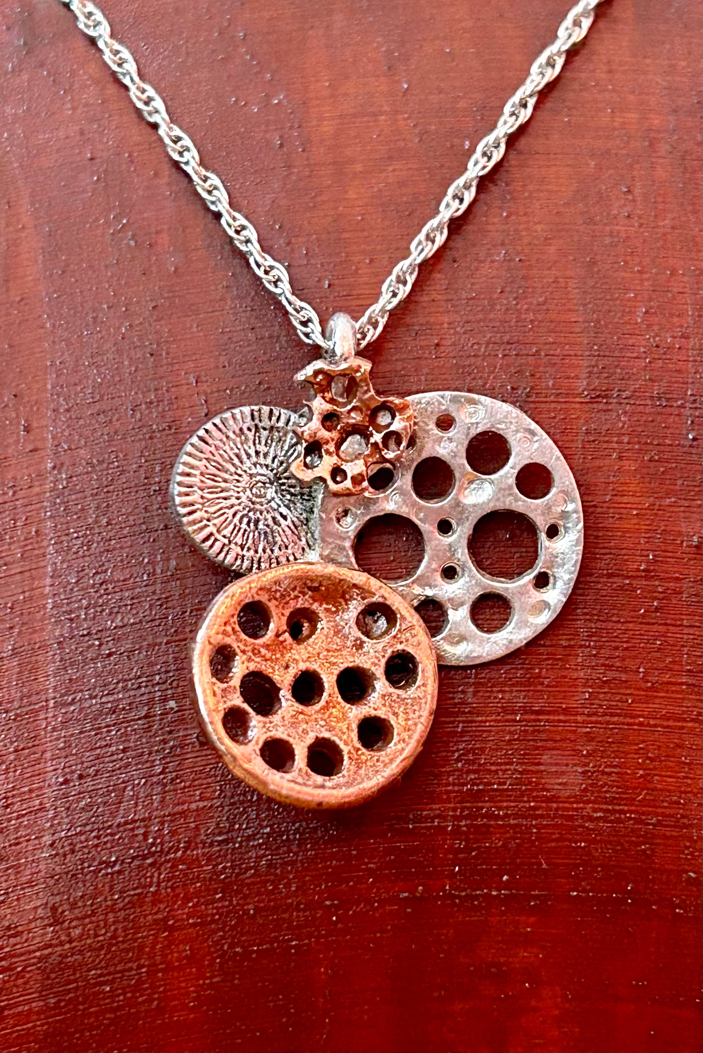 Broken circles pendant necklace