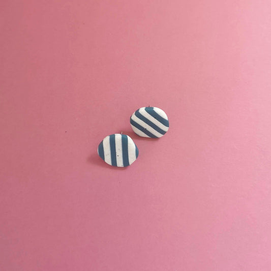 PEBBLE stripe studs