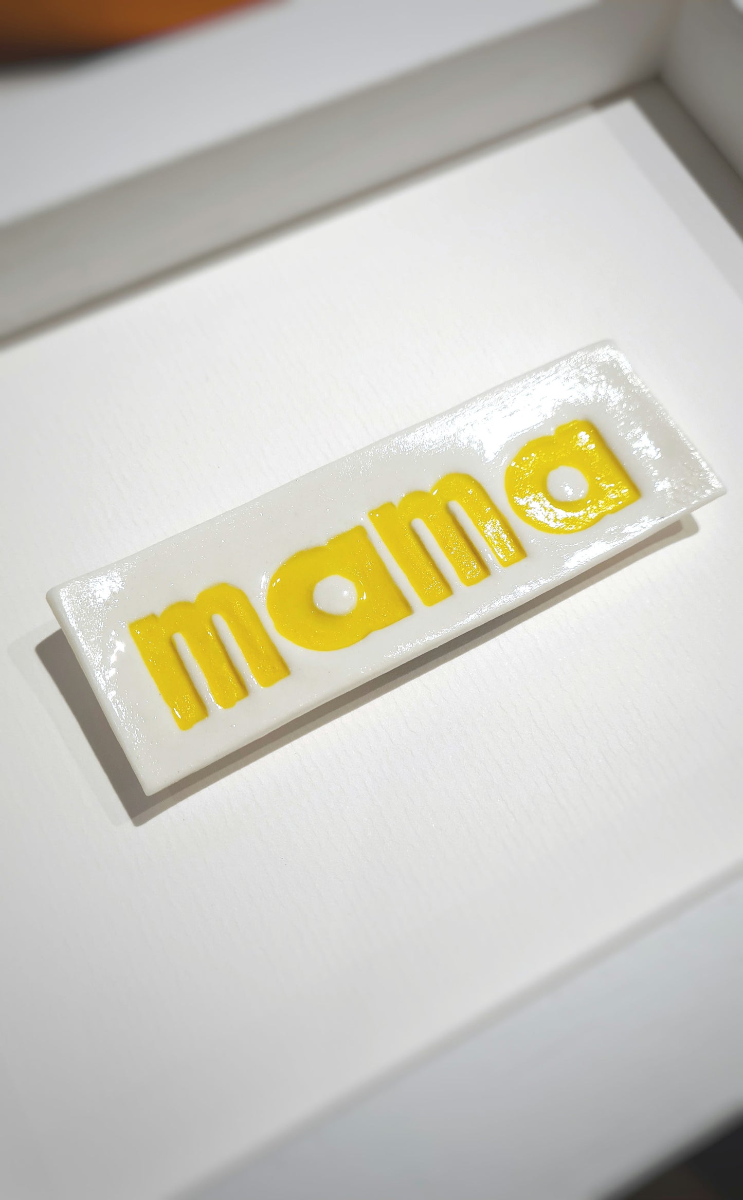 'Mama' (yellow)