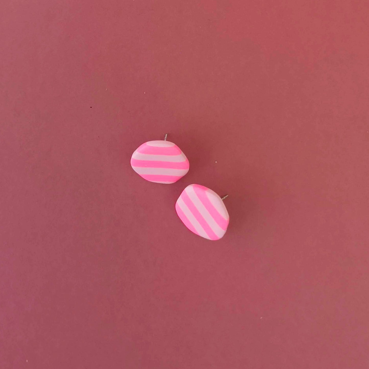 PEBBLE stripe studs