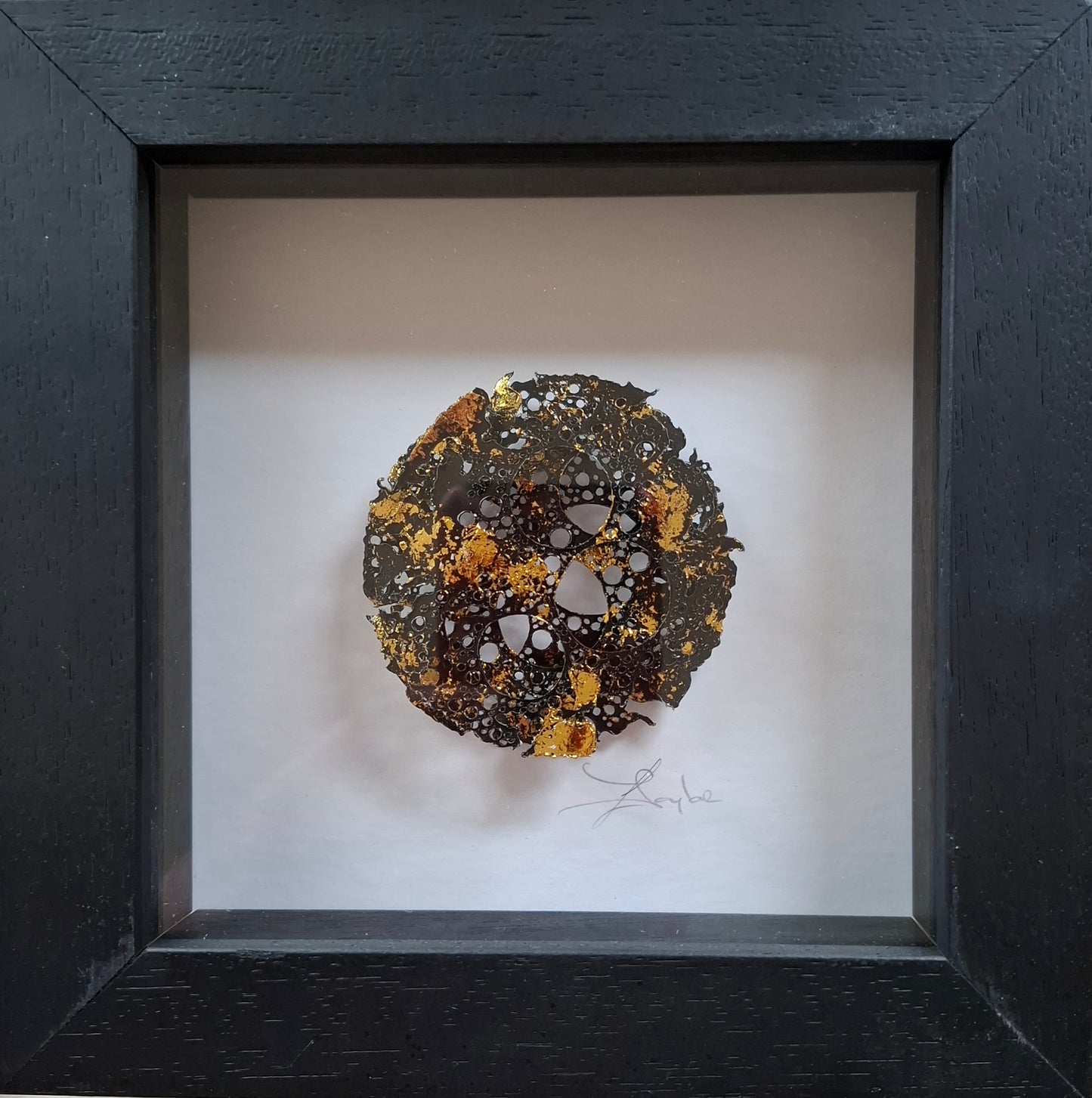 Square - Circular Black and Gold
