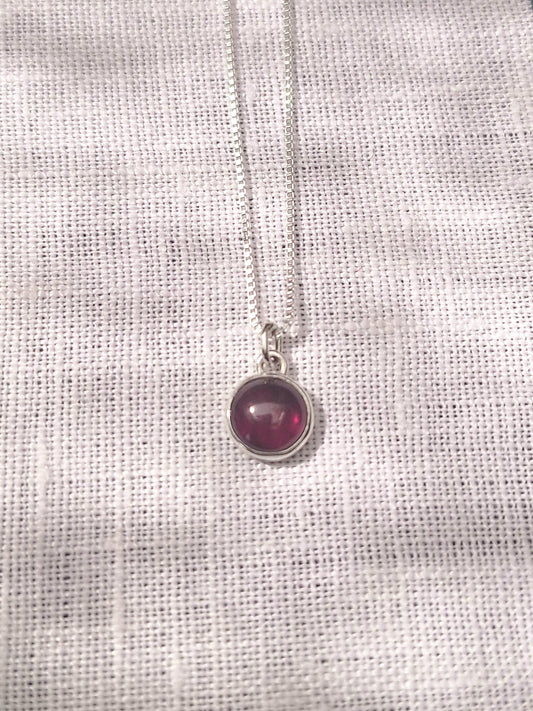 Round Garnet pendant