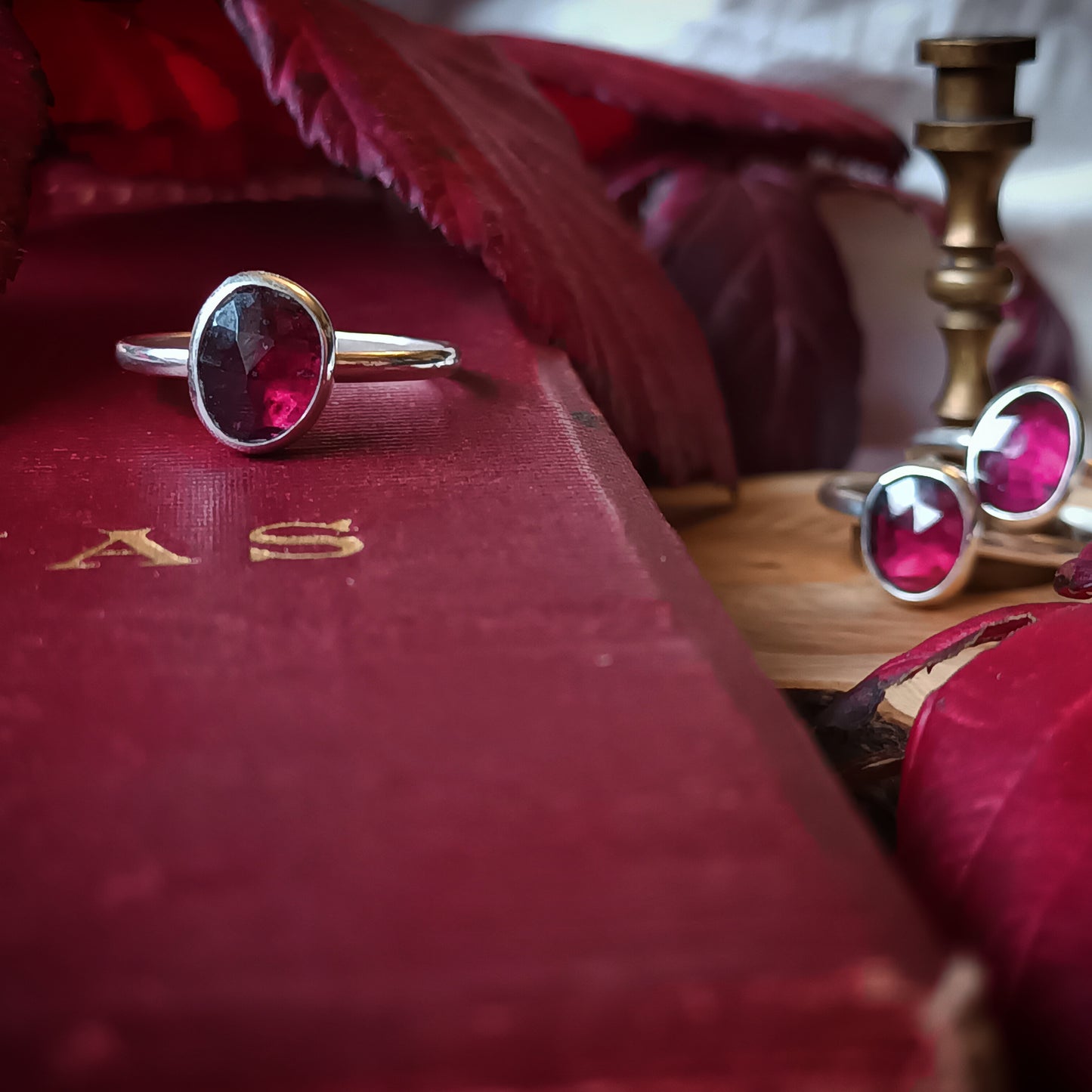 Garnet stacking ring