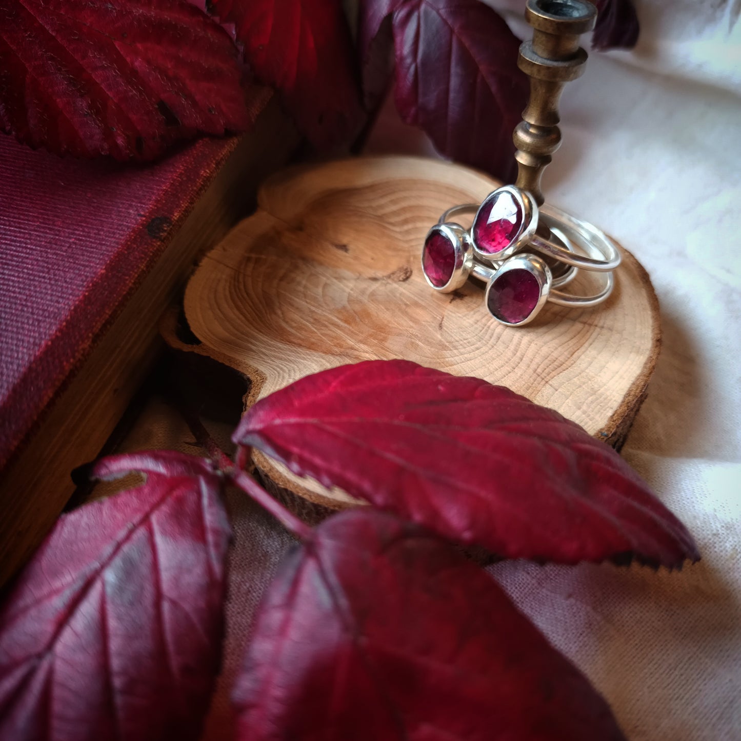 Garnet stacking ring