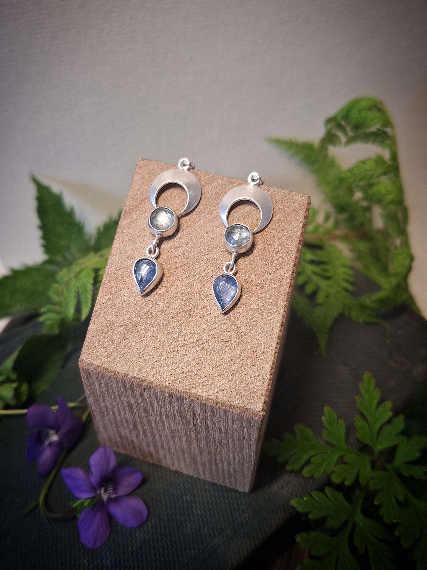 Brigid earrings in blue